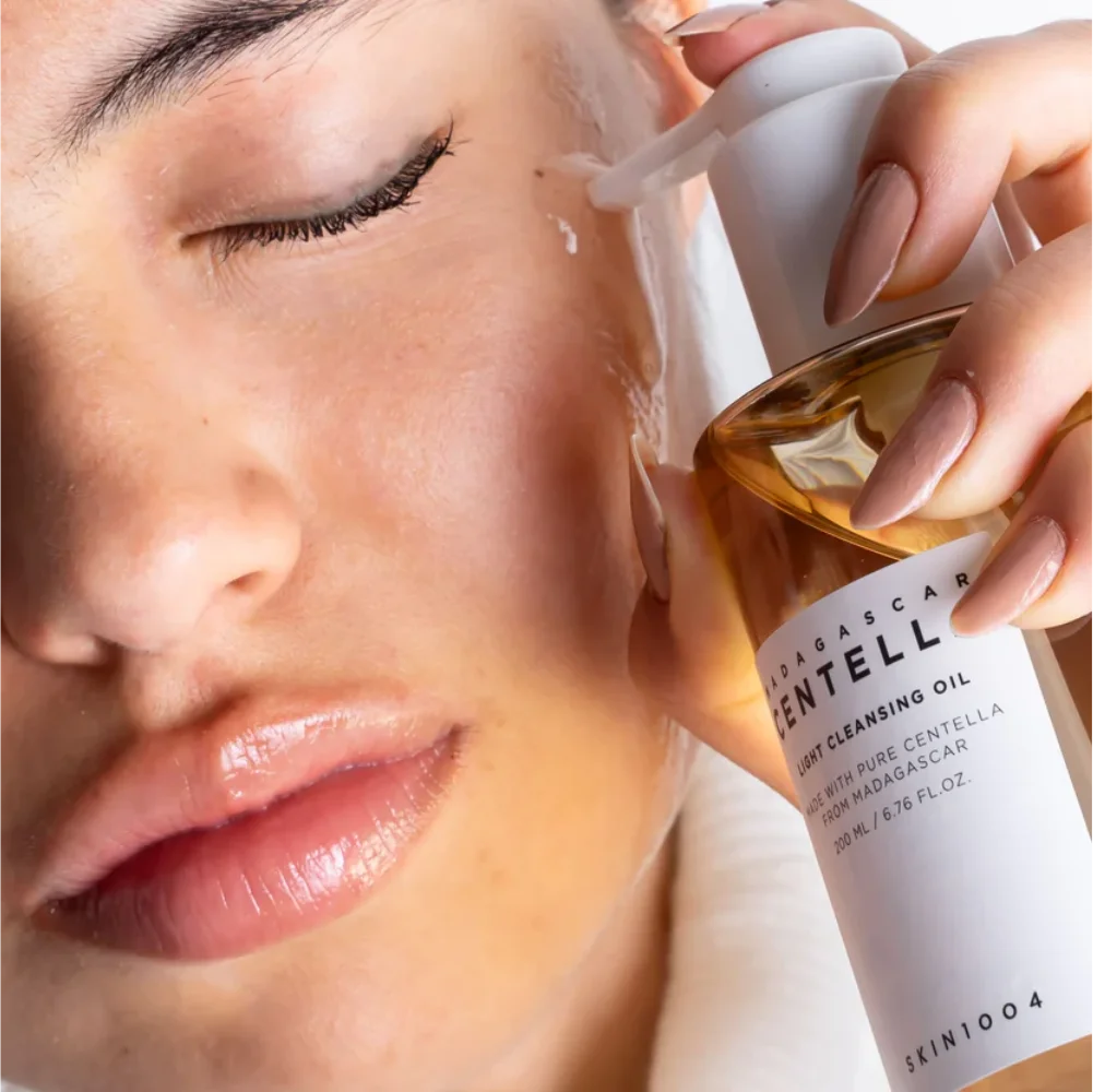 Skin1004 Madagascar Centella Light Cleansing Oil - Image 4